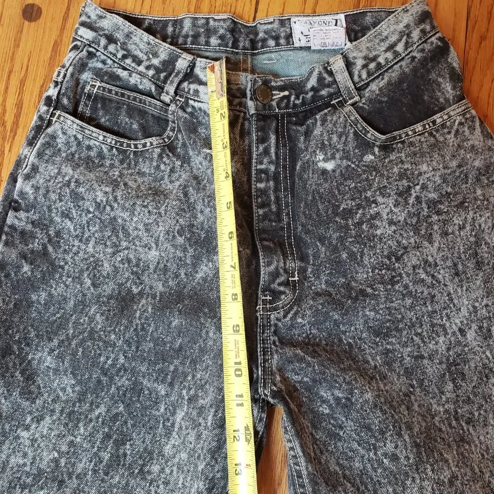Sergio Valente Vintage 80s Acid Wash Mom Jeans Ankle Zip Tapered